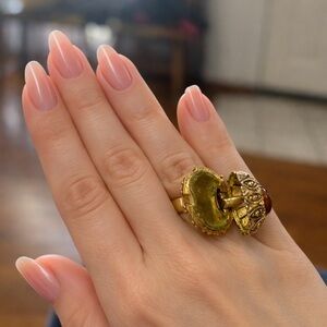 Vintage Vanda Perfume Ring Victorian Revival Locket Ring – Gold Tone Filigree –
